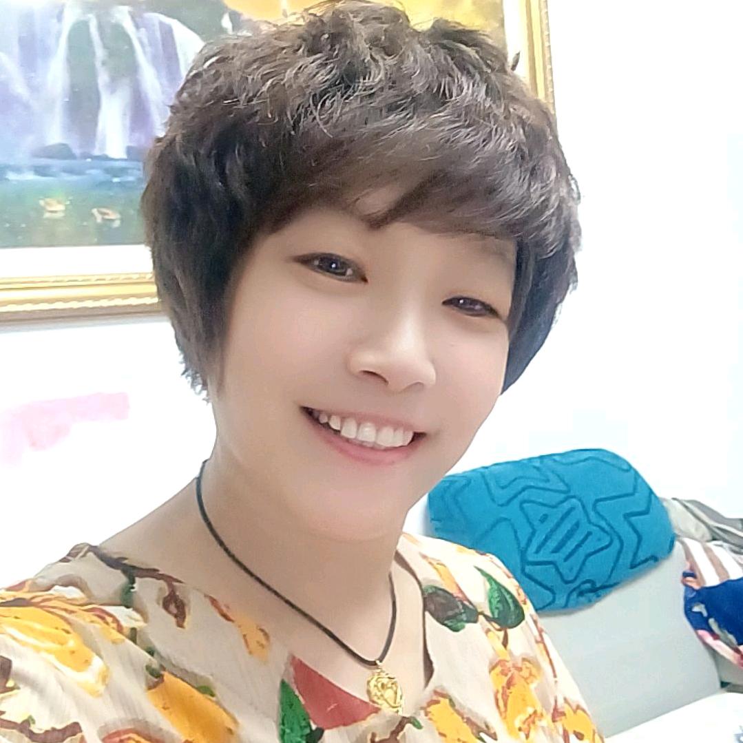 英子