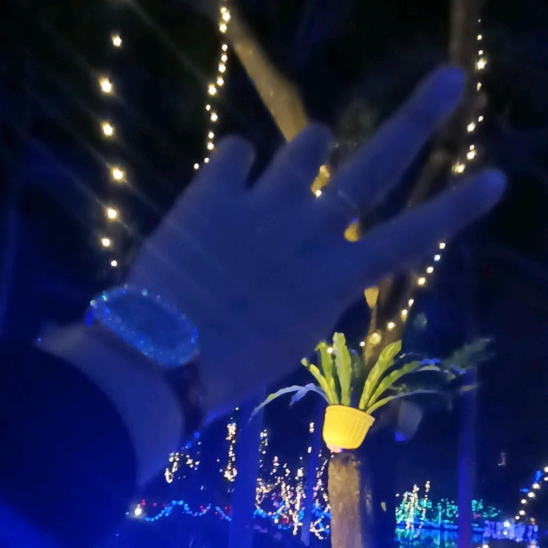 别碰莪~有毒