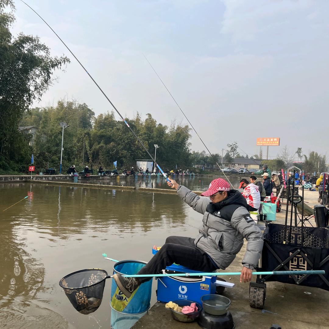 新疆小高去钓鱼（高昕）