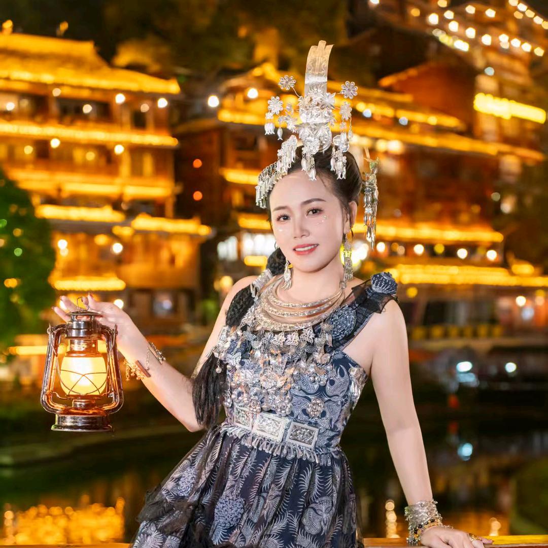 美女歌手