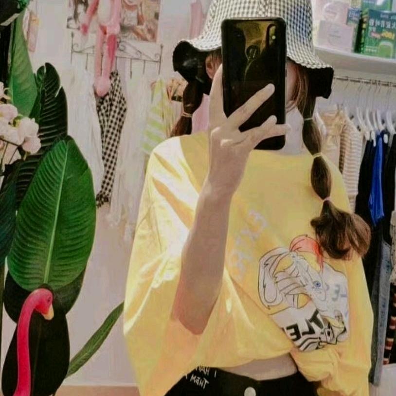 小西爱上新衣服