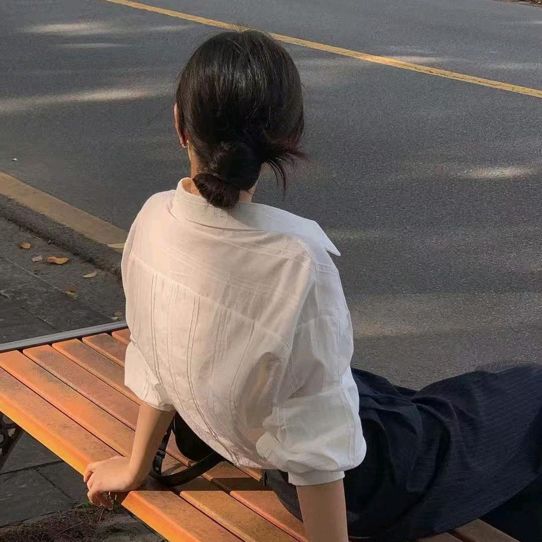 吃糖吐泡泡头像