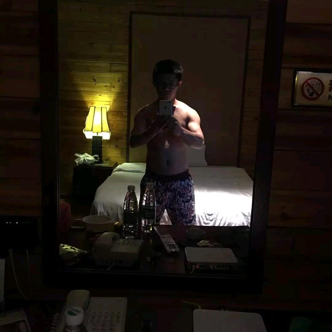 爱抽烟的老北鼻