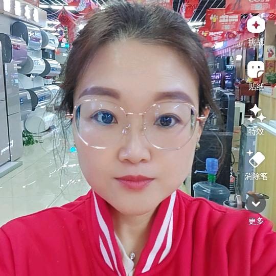 圆脸吃货