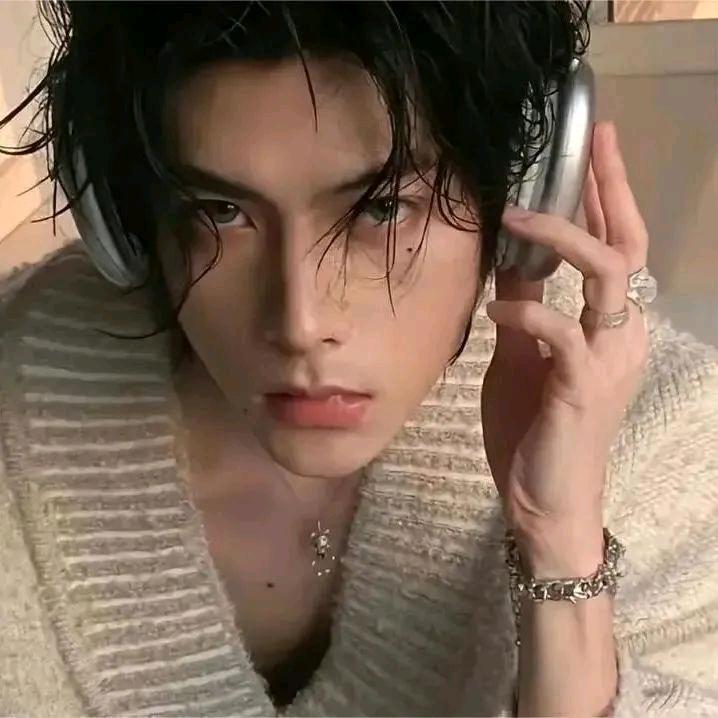那个男的、