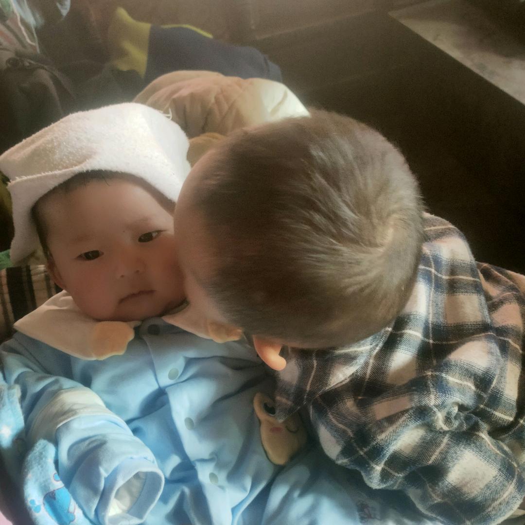 🌷阿爸阿妈🍀次仁罗加🙏阿达娃平措