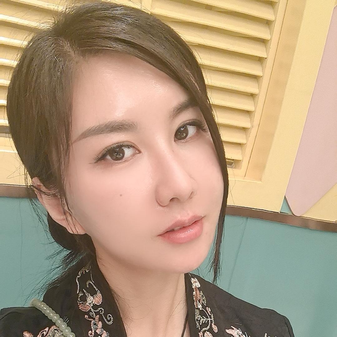 颜续画美人美甲店