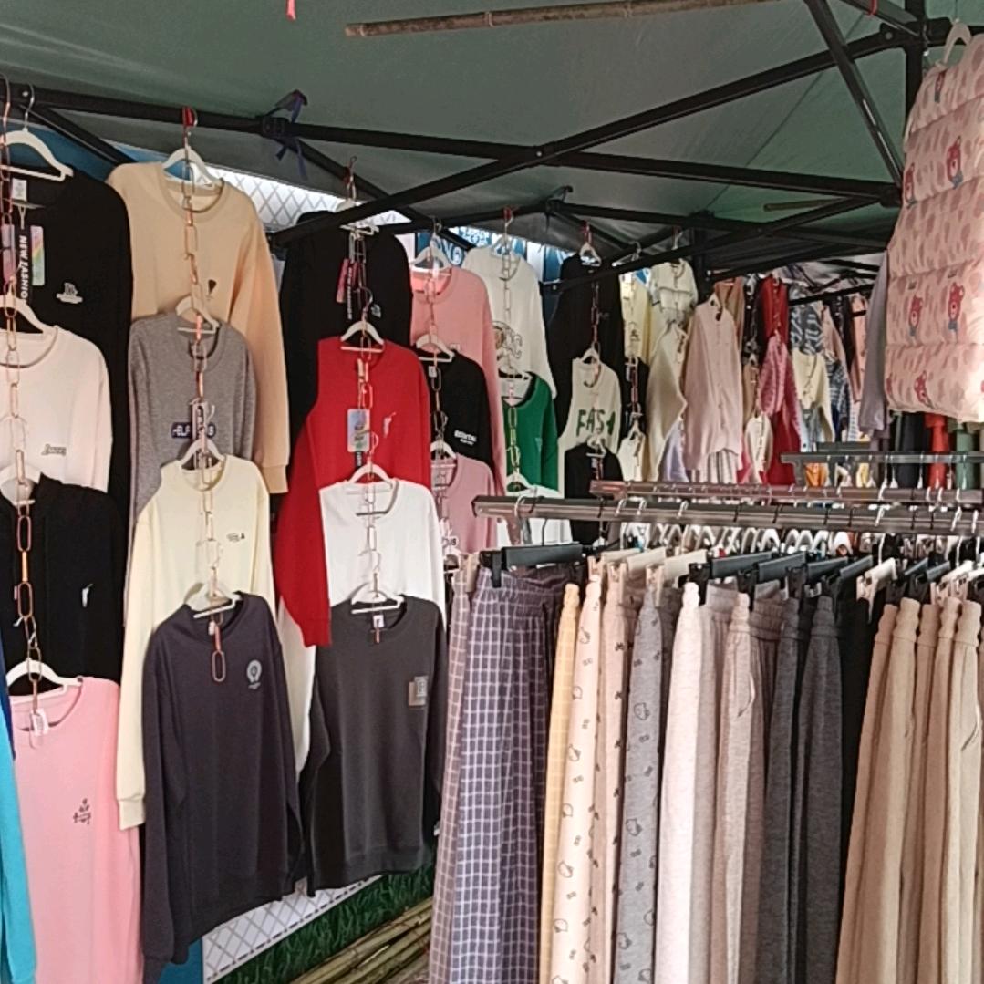 家家发流动服装店