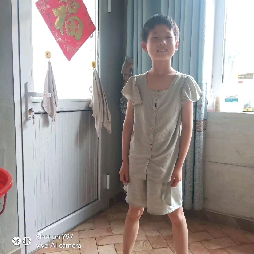 甘肃八岁女童《龚欣悦》