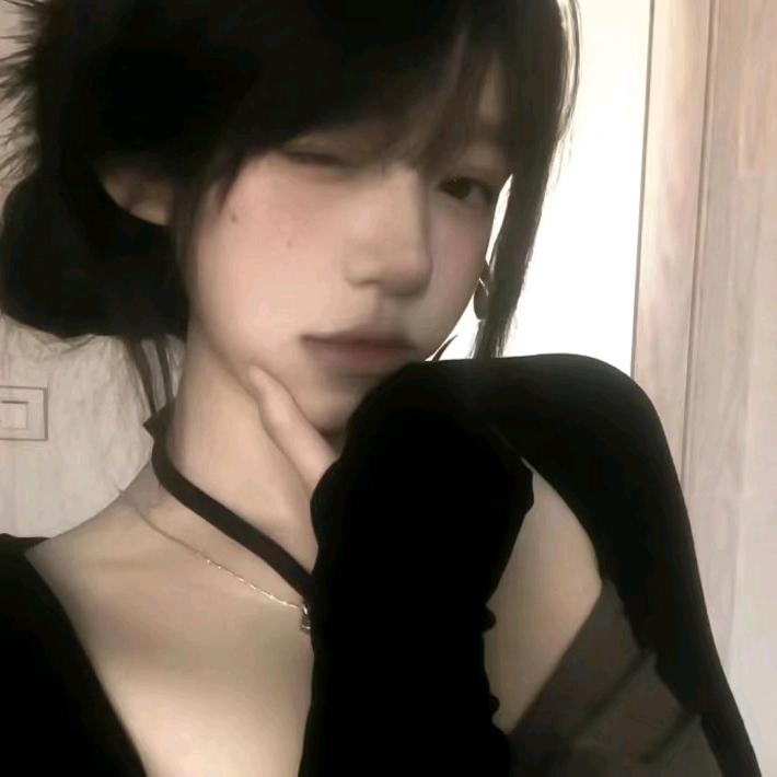 鞠婉默  ^
