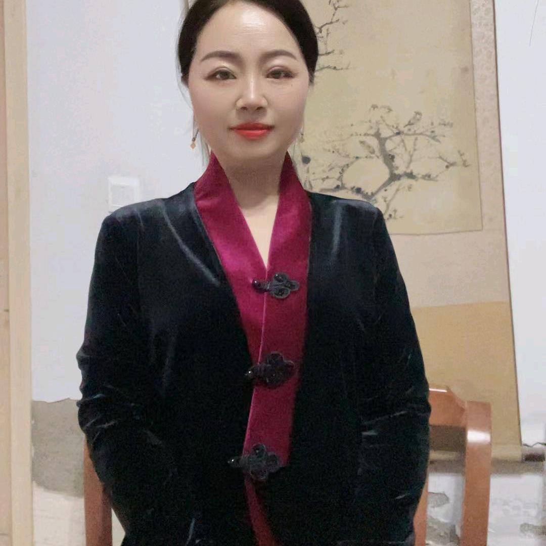 榴莲大姐 小号《 新人首播每早8点30》