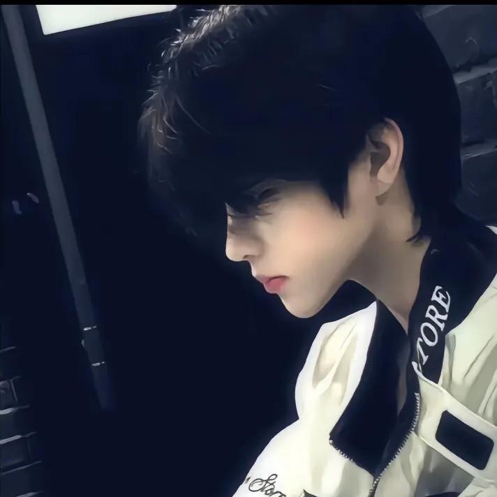 廾 匸