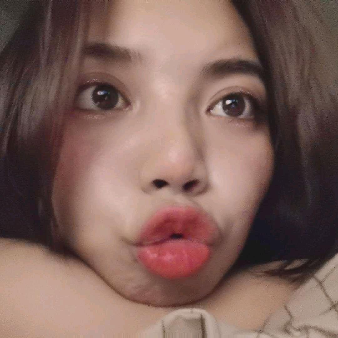 💚挖点鼻屎，biu弹你嘴里