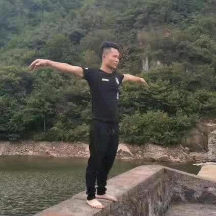 聪锅锅@关注你了