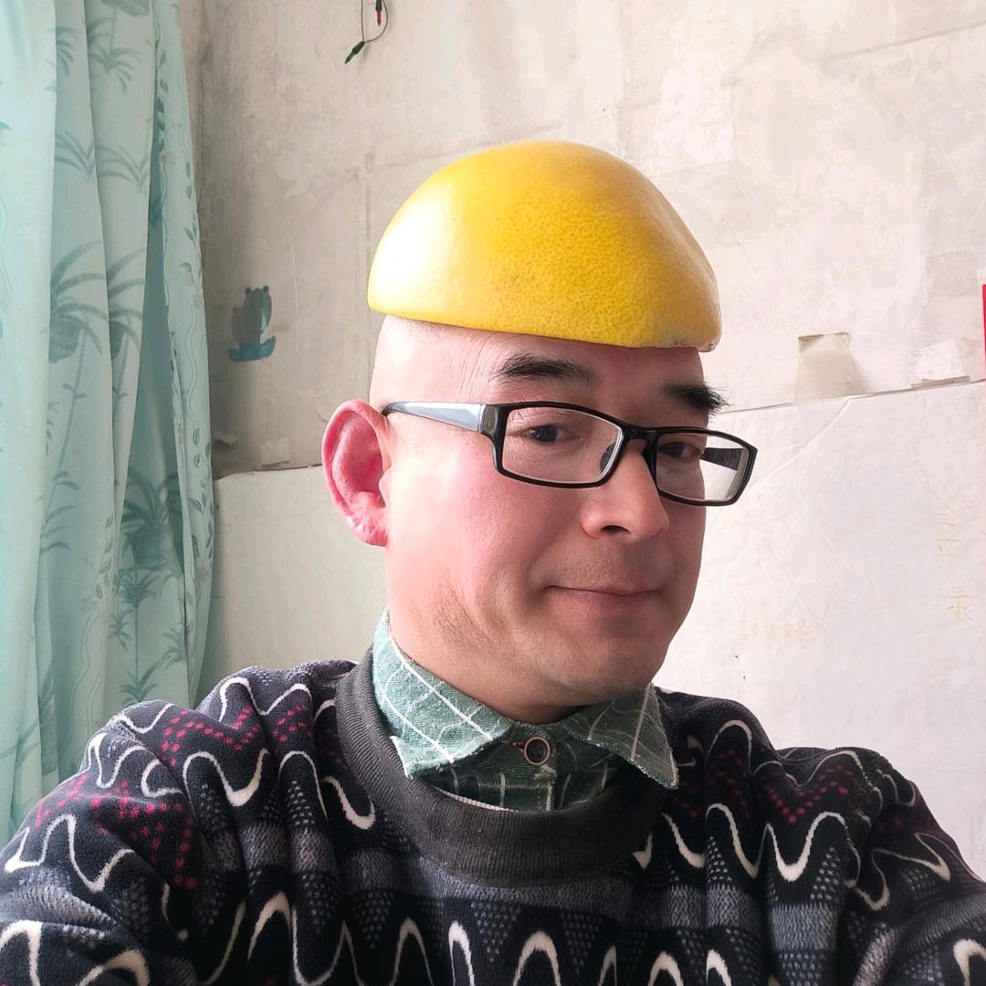 一本不正经的大立哥头像