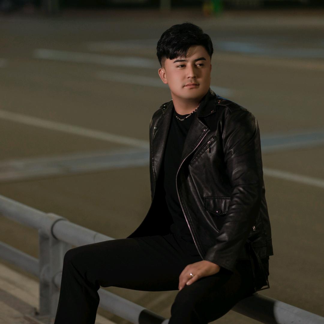 阿迪力·干果巴郎