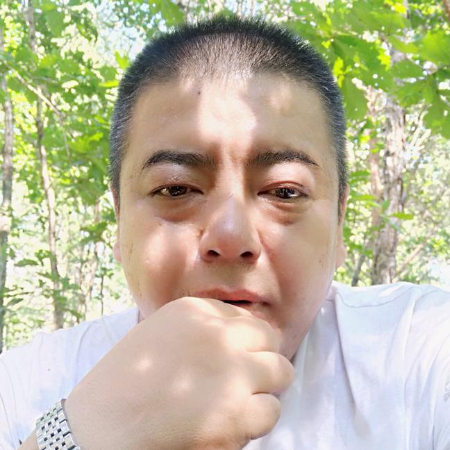 宏伟哥