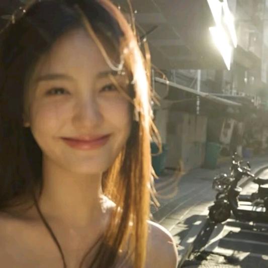 小小张.