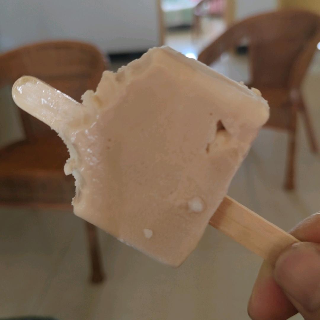 不加糖的半块冰激凌