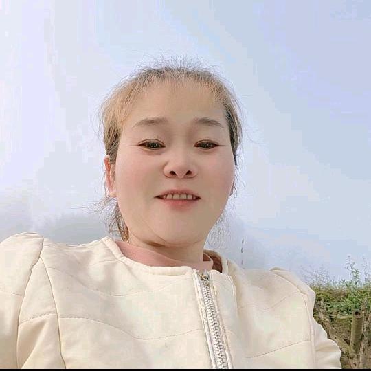 文静  晚上9.40开直播  进入橱窗