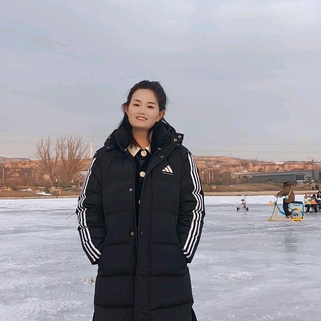 小梅《范村网红山妹鼓舞团》