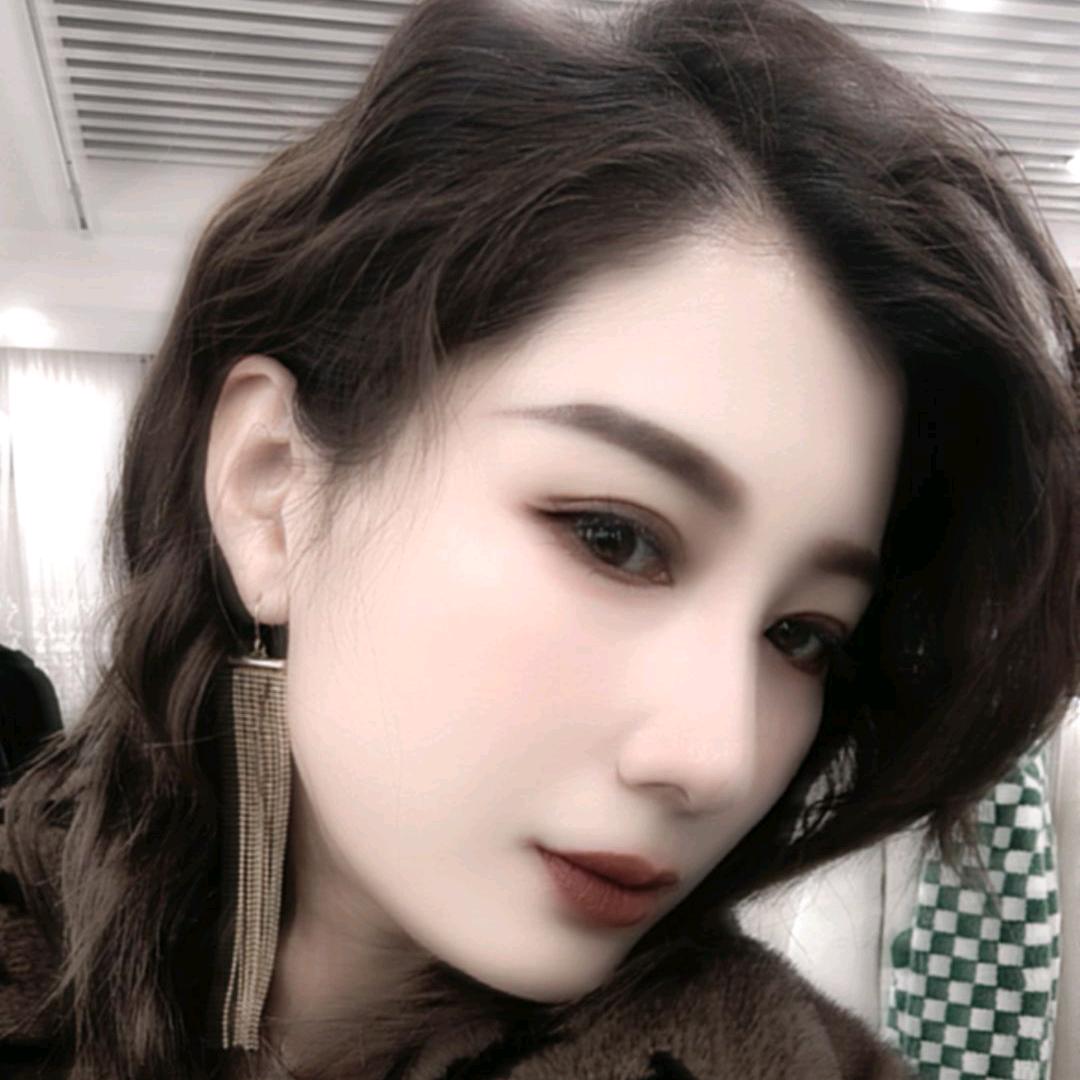 自由地笑