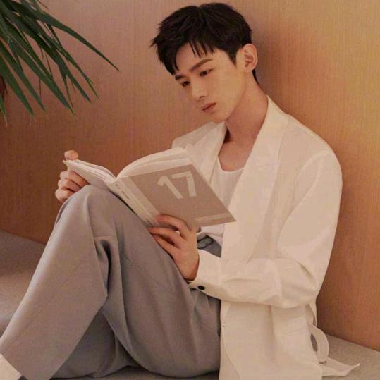 人生短短几时春