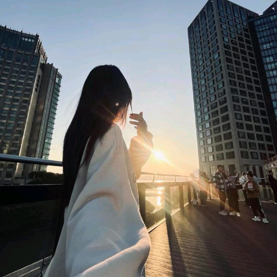 奈桉💐(玲玲)🌷