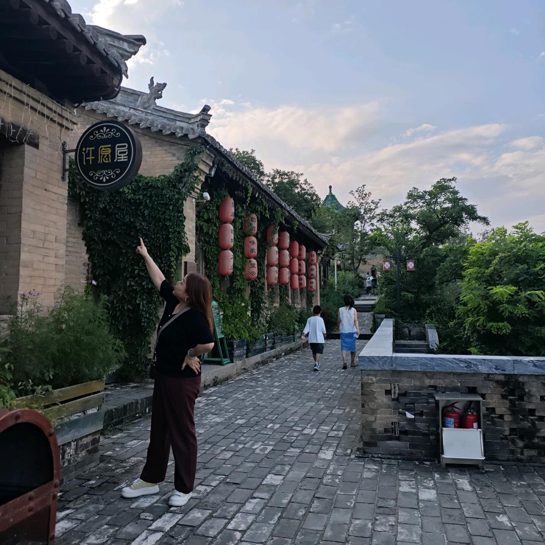 太原兴华精品四层伊度鞋业宋姐