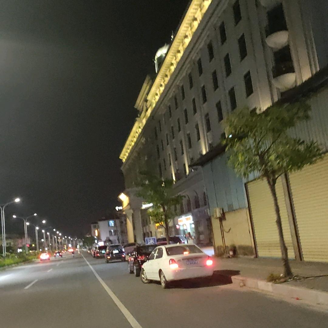 宜百时尚女装店