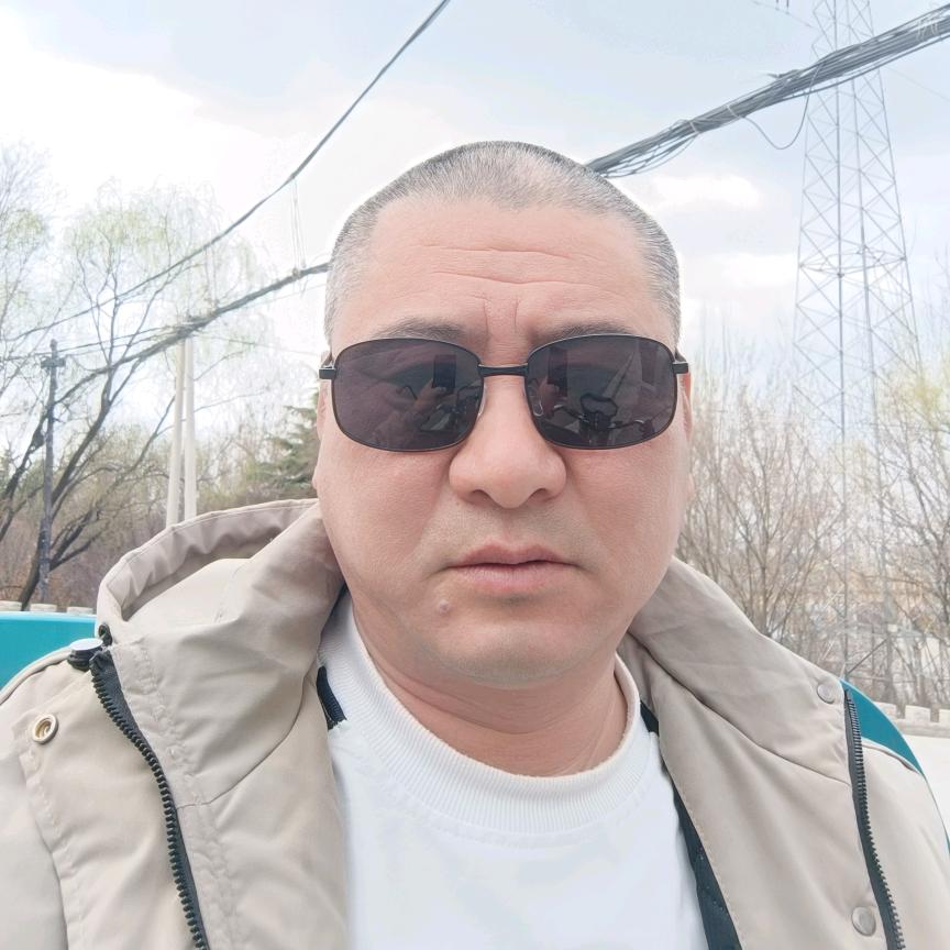 一个人在外漂泊。