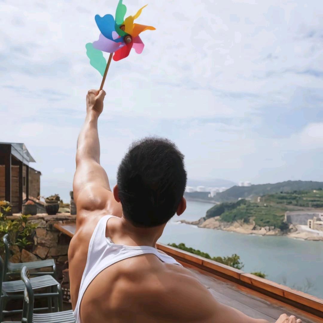 圈子不同别硬融