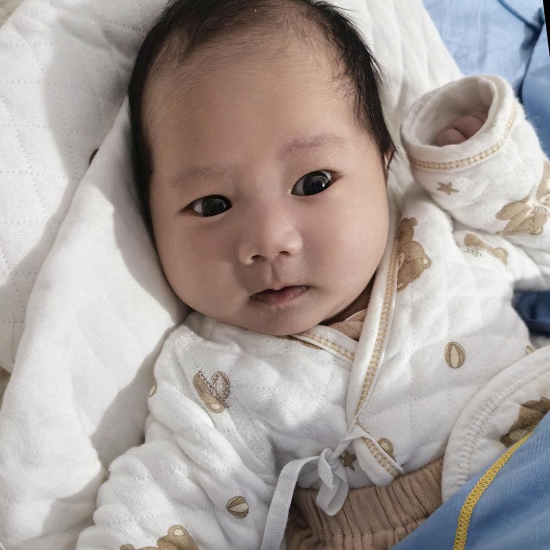 小恩恩成长日记👄