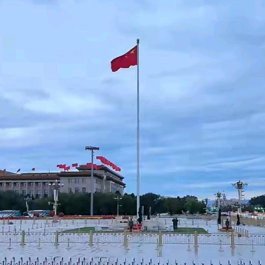 宝石流云