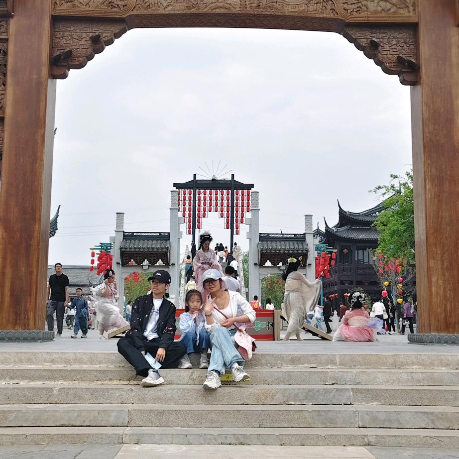 芳姐（毁容中）