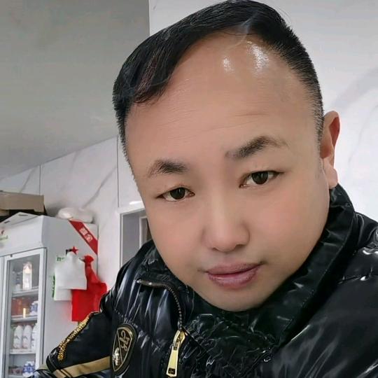 东哥！大小挖机，大小铲车出租！