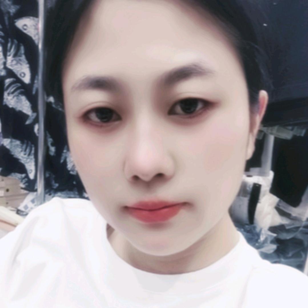 水边的阿狄丽娜