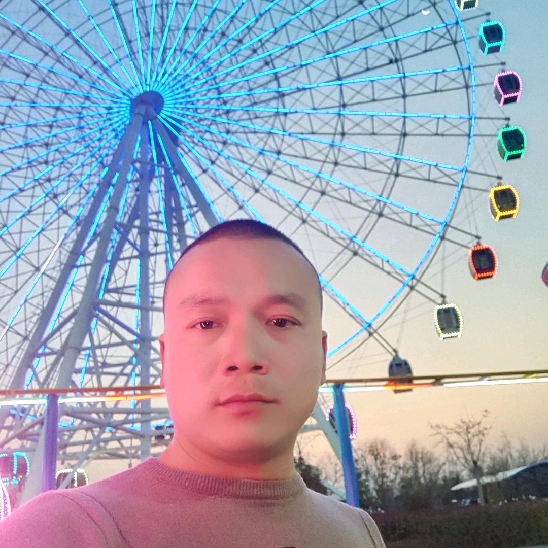 位朋朋：（专业贴砖，防水，80后小村长