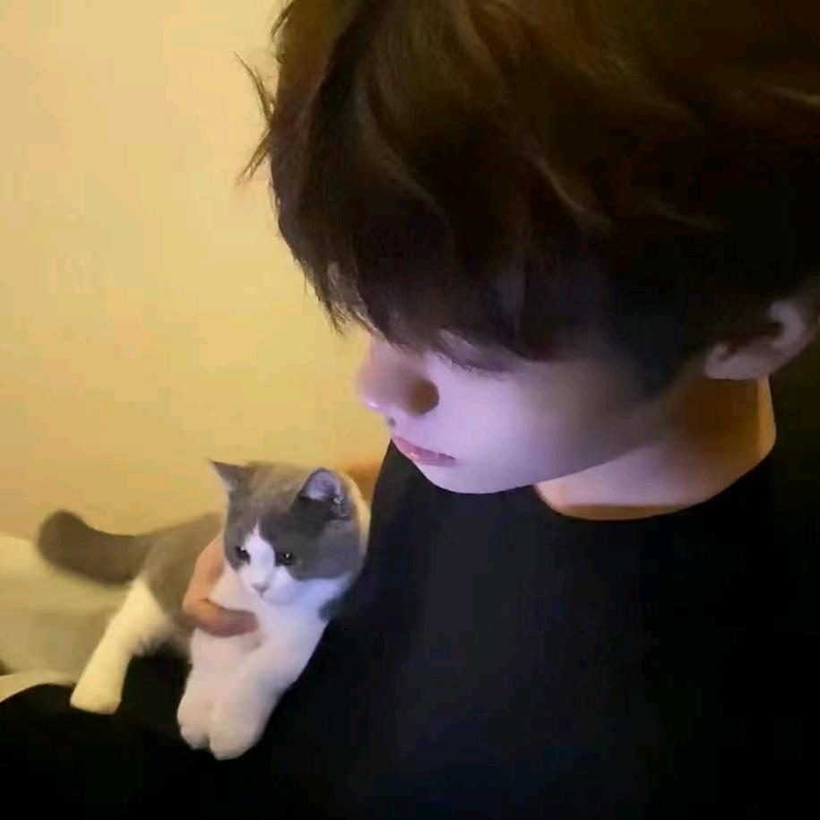 配角