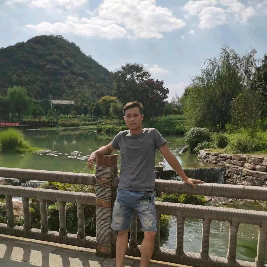 专业搞护栏的   小黄