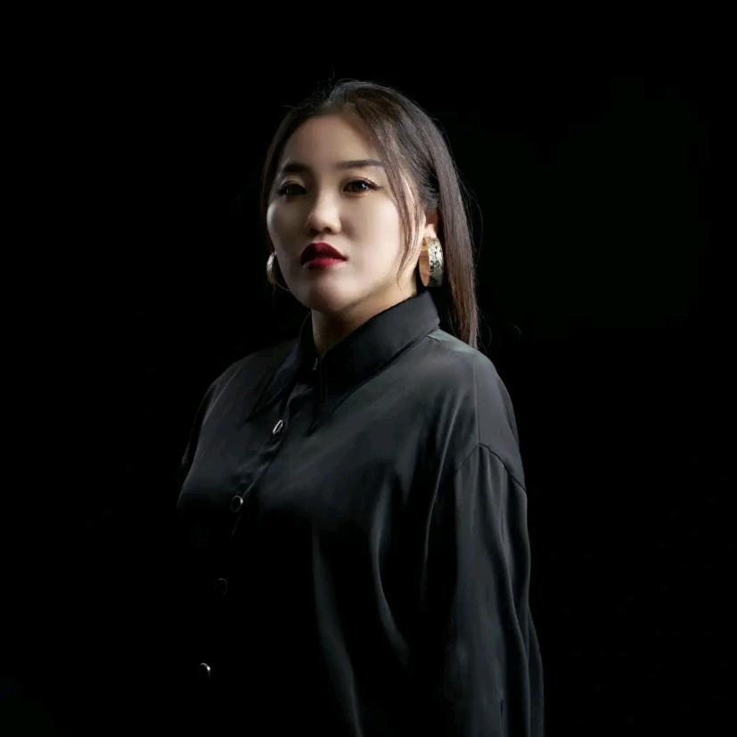 山西大脸蛋子的化妆师梅子