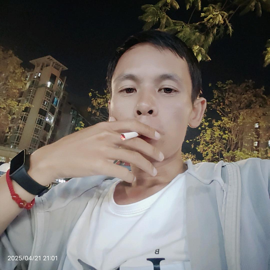 🐍²º²⁵大叔很简单℘࿐