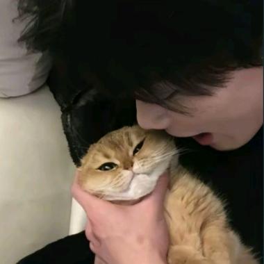 咯