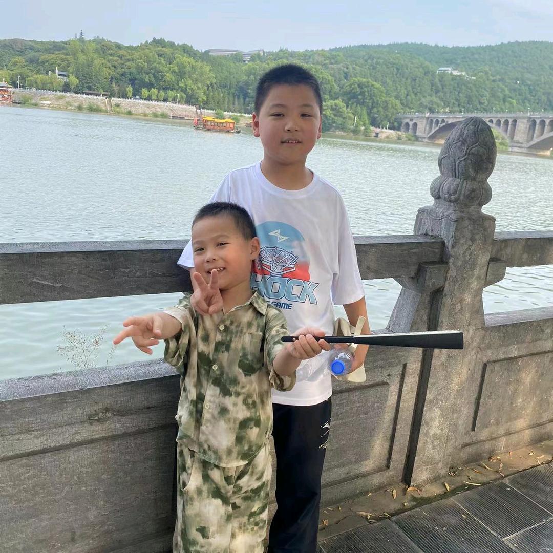 於4个孙子奶奶。