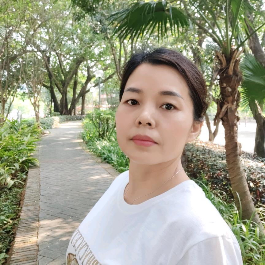 小美姐广东（晚7.10）小号，开播在主页