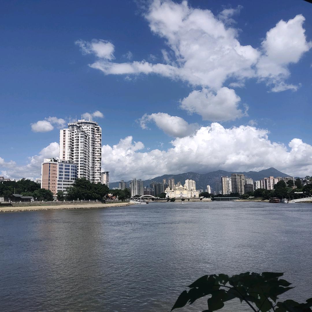 海口龙华育筱佳百货商行