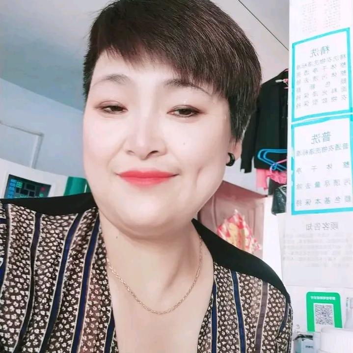 1525245749玲姐牵线，大号