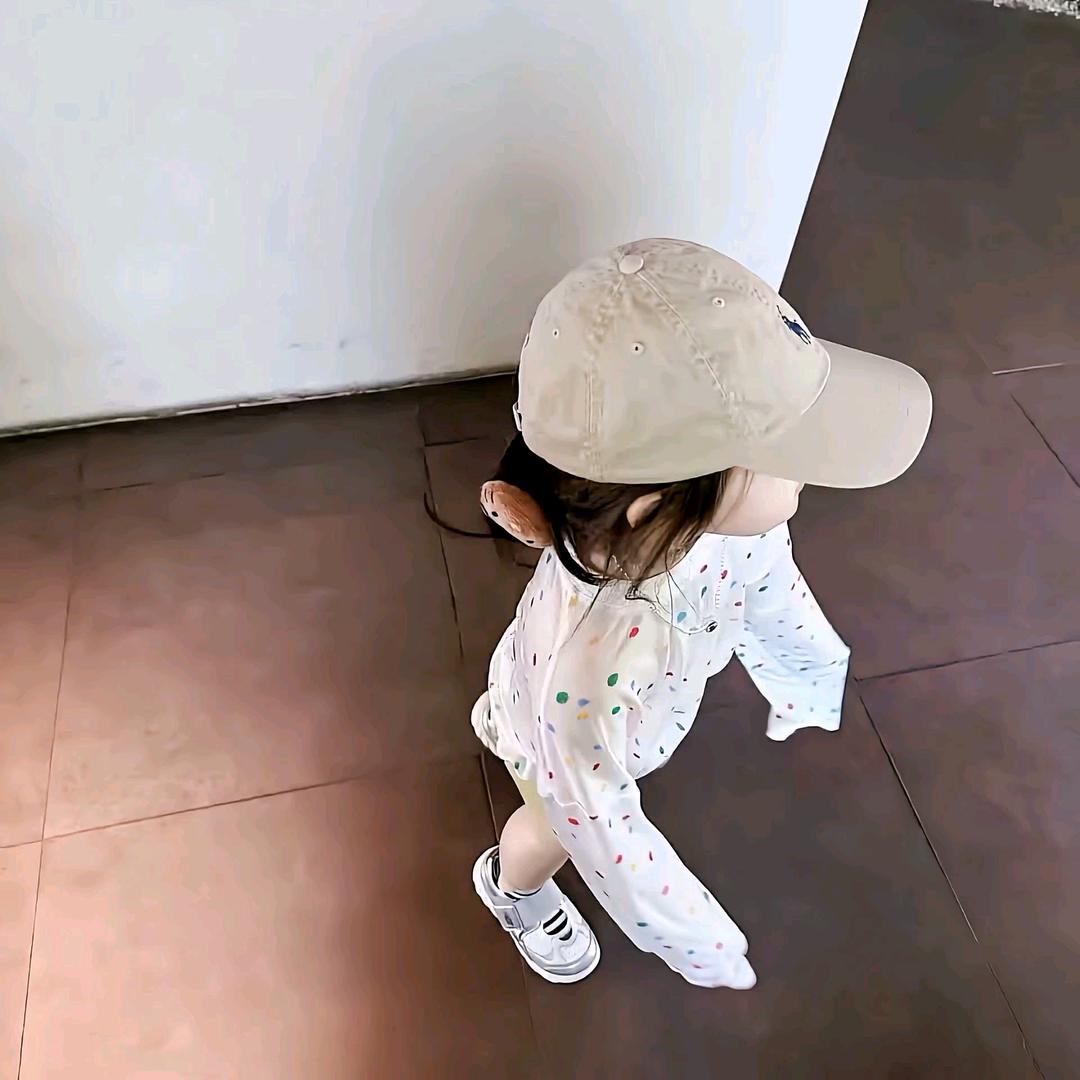 椰椰.