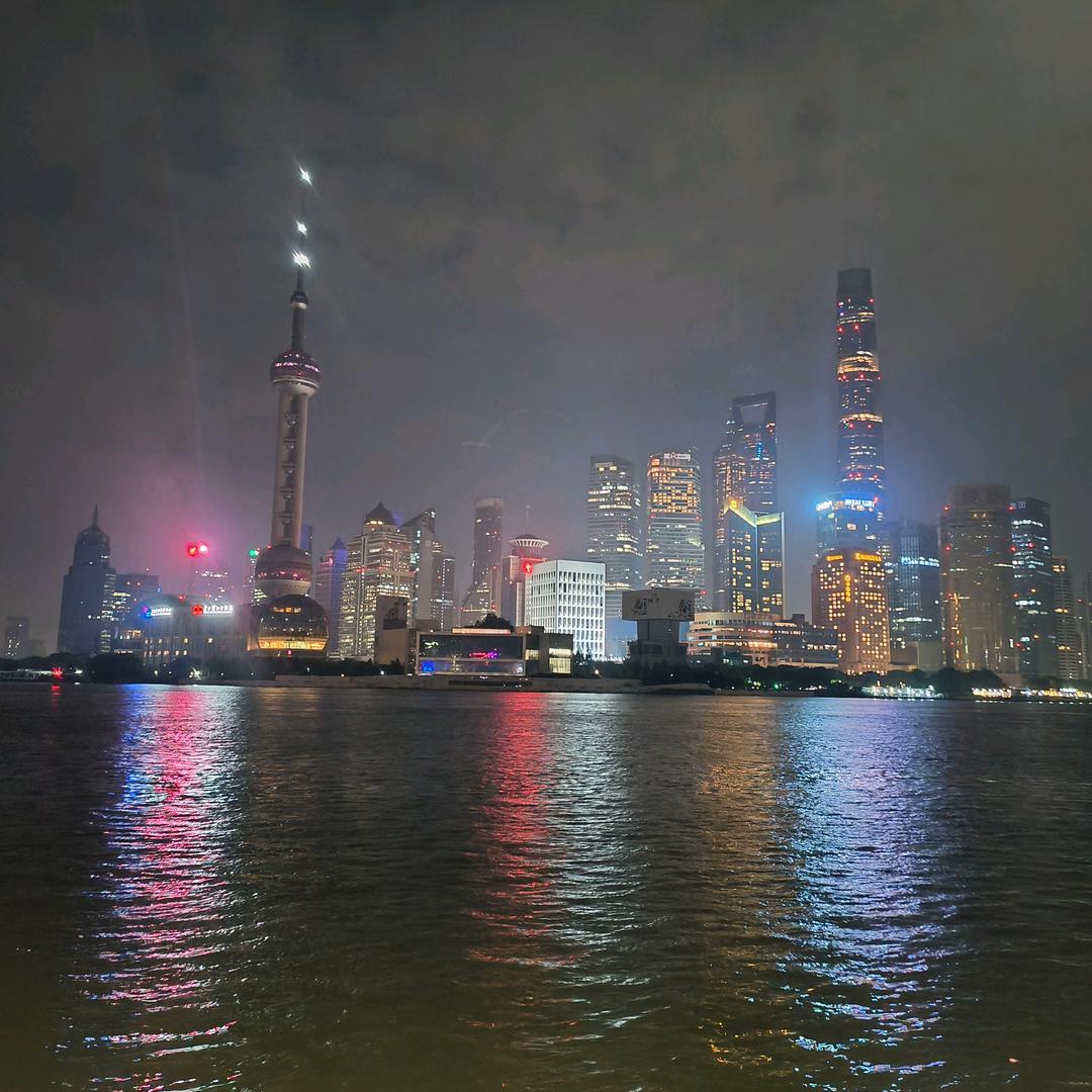 穿着拖鞋追飞机✈