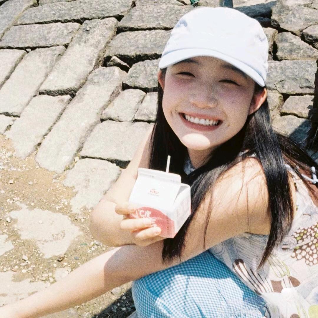 迪迪羊爱美甲